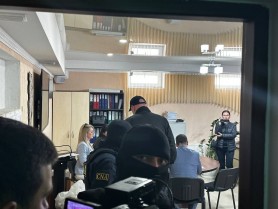 Breaking NEWS // Așa-zișii „mascați ai regimului Sandu-PAS” au dat buzna la Comisia Electorală Centrală din Găgăuzia